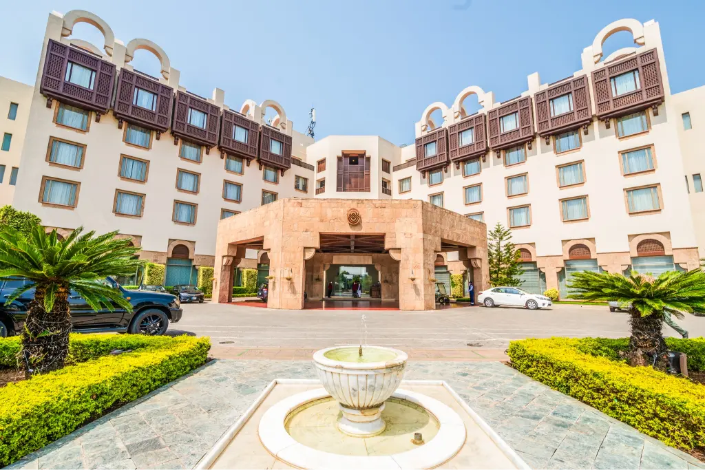 Serena Hotel